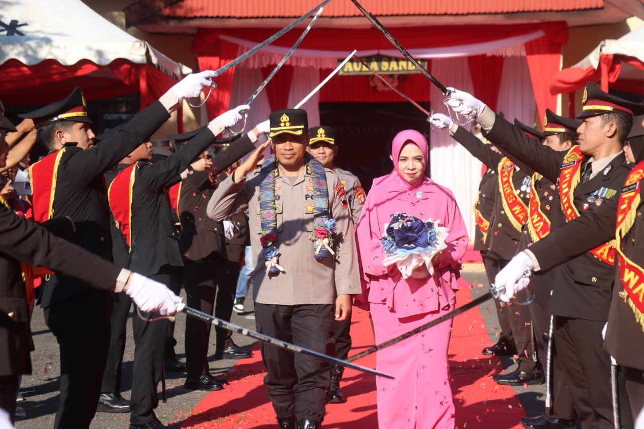 Kenal Pamit Kapolres Wajo, AKBP Diouglas Mahendrajaya Resmi Disambut di Mapolres Wajo